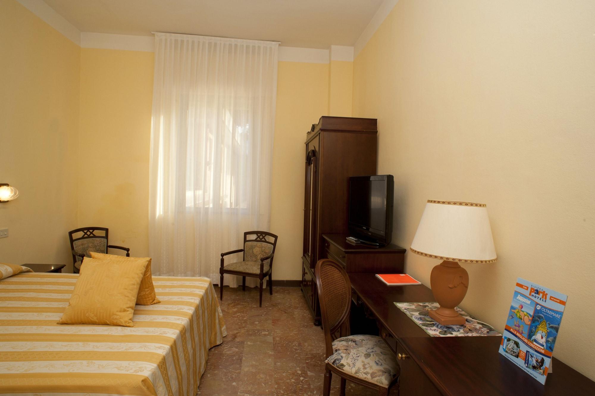 Hotel Milano Helvetia - In Centro Con Piscina Riccione Kültér fotó
