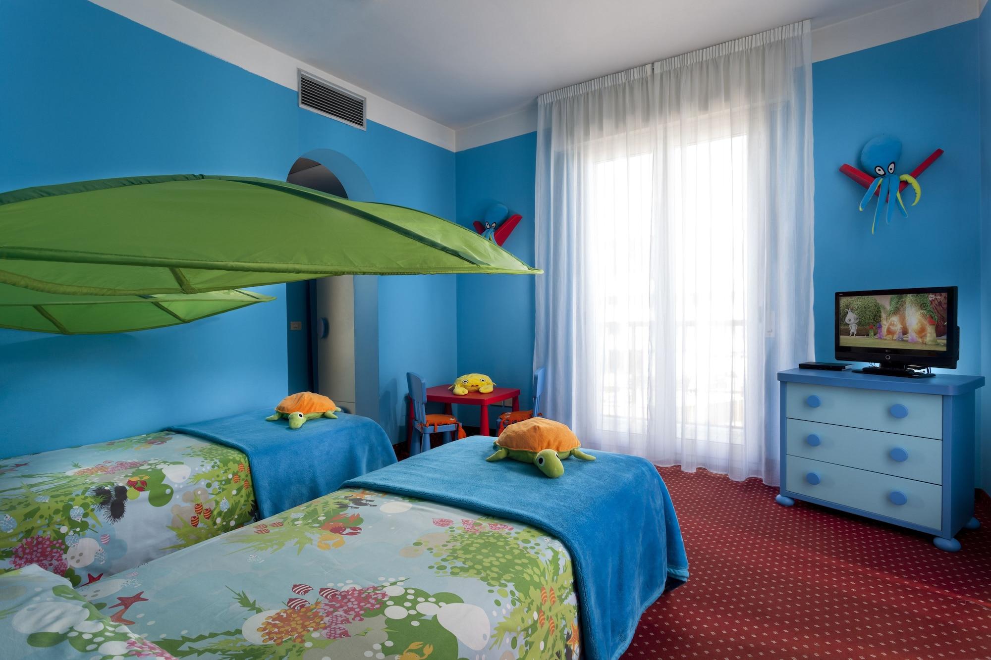 Hotel Milano Helvetia - In Centro Con Piscina Riccione Kültér fotó