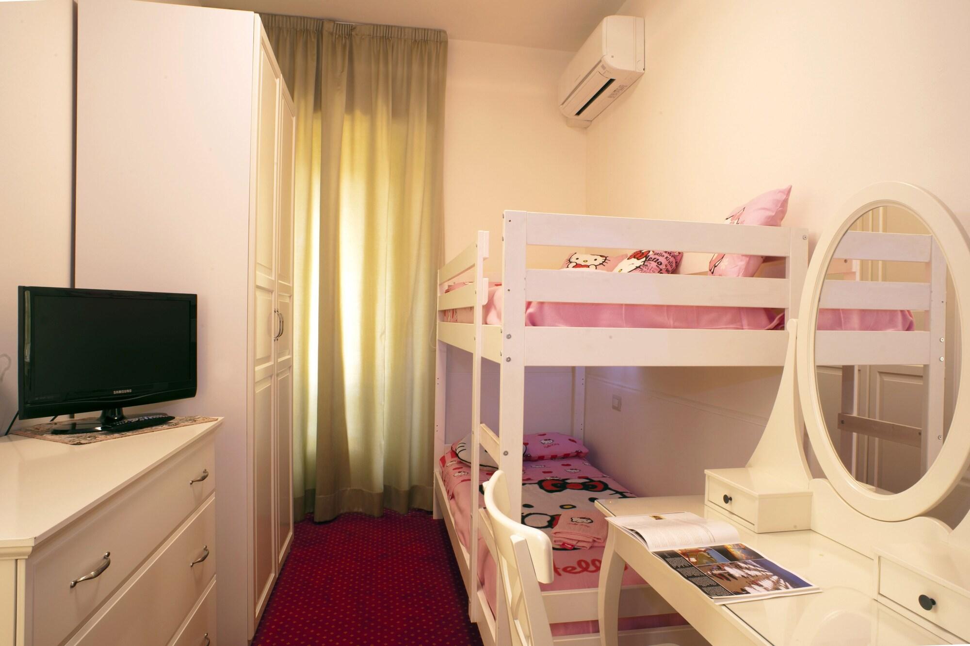Hotel Milano Helvetia - In Centro Con Piscina Riccione Kültér fotó