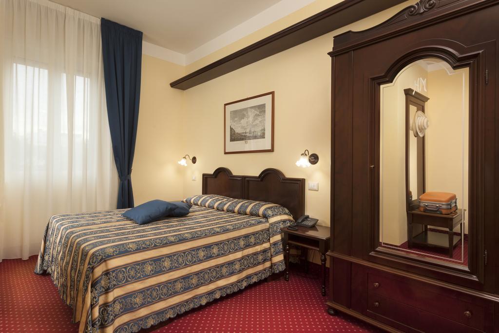 Hotel Milano Helvetia - In Centro Con Piscina Riccione Kültér fotó