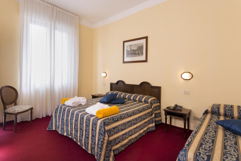 Hotel Milano Helvetia - In Centro Con Piscina Riccione Kültér fotó